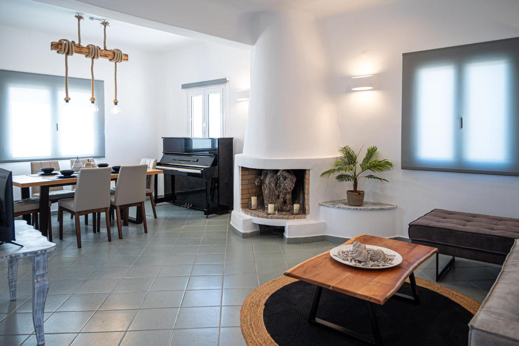 Chora Villa Fira (Santorini)